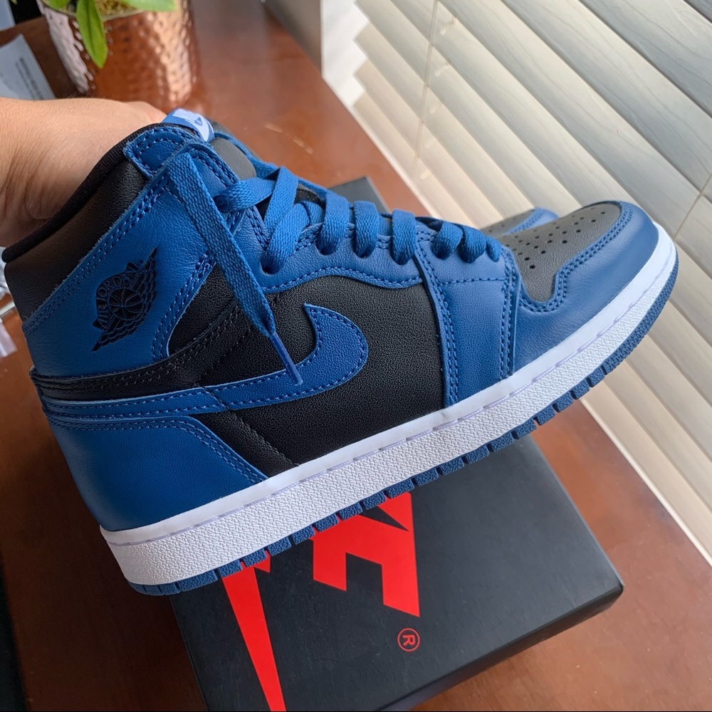 Air Jordan 1 Dark Marina Mens 5.5/ WMNS 7